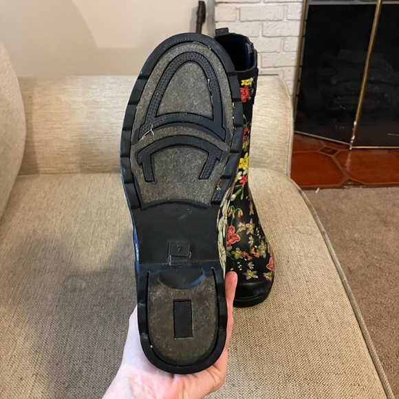 Floral rain or yard boot - Picture 5 of 6